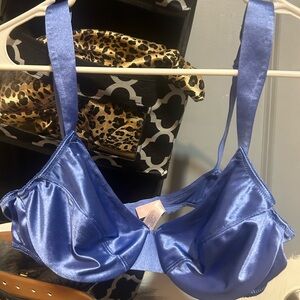 Victoria's Secret Vibrant Blue bra